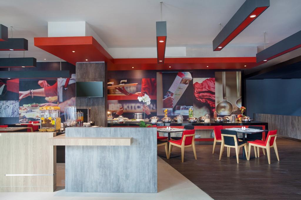 Ibis Makassar City Center Eksteriør billede