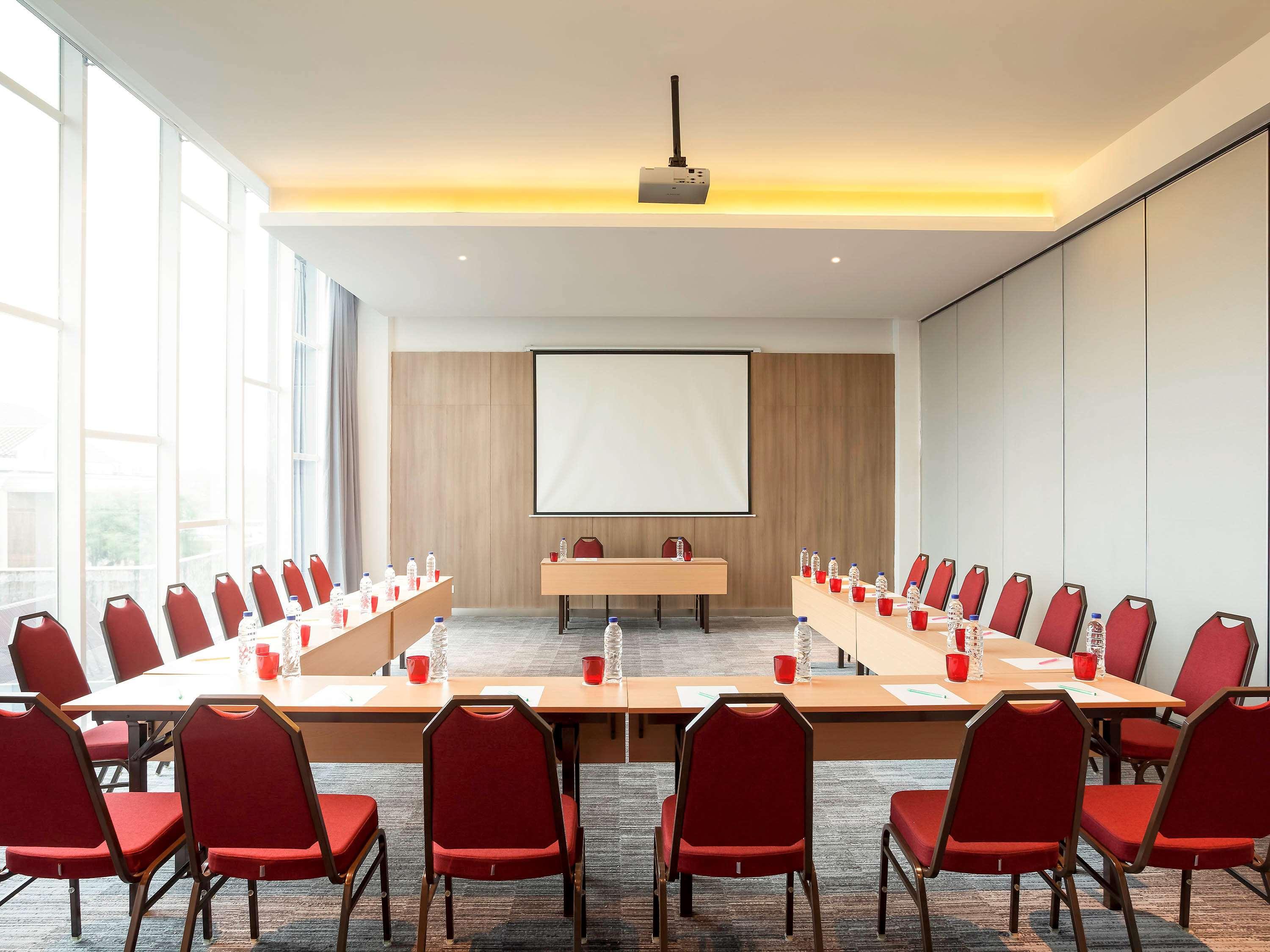 Ibis Makassar City Center Eksteriør billede