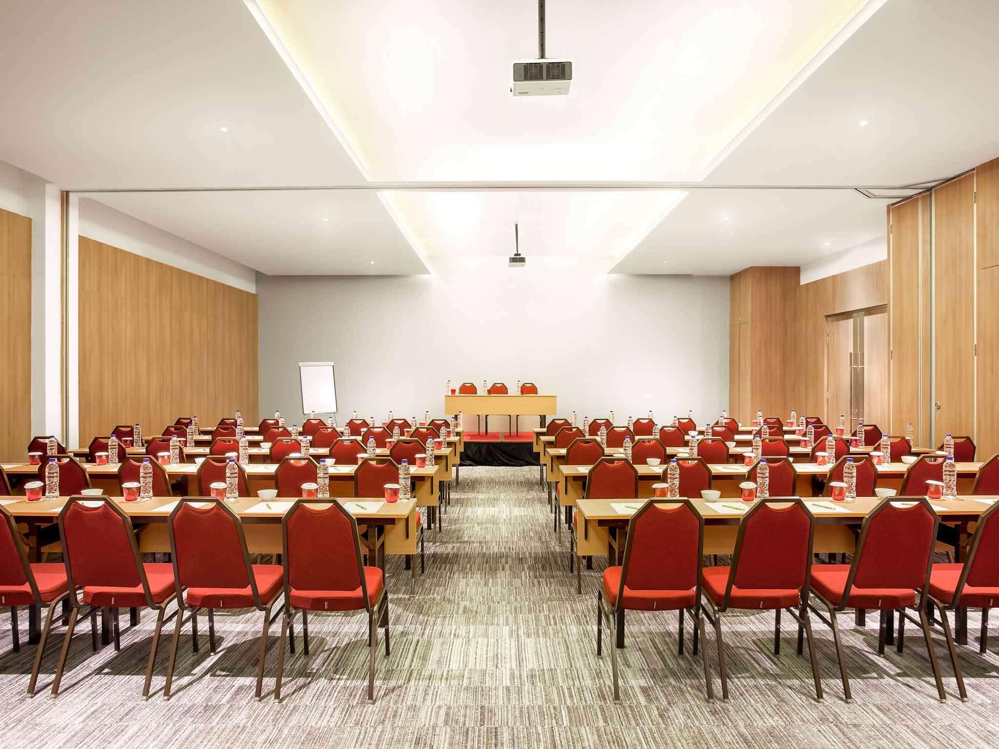 Ibis Makassar City Center Eksteriør billede