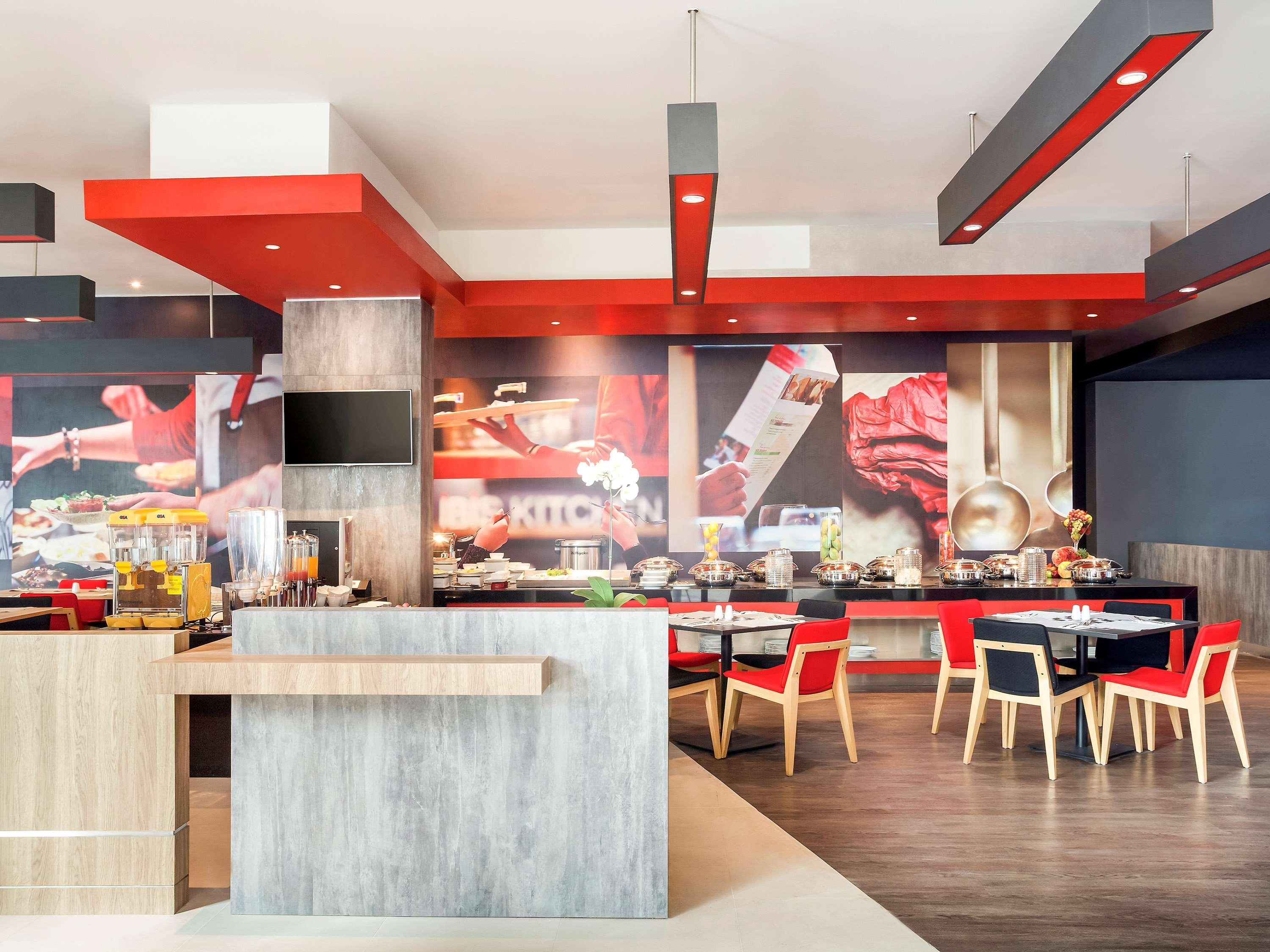 Ibis Makassar City Center Eksteriør billede