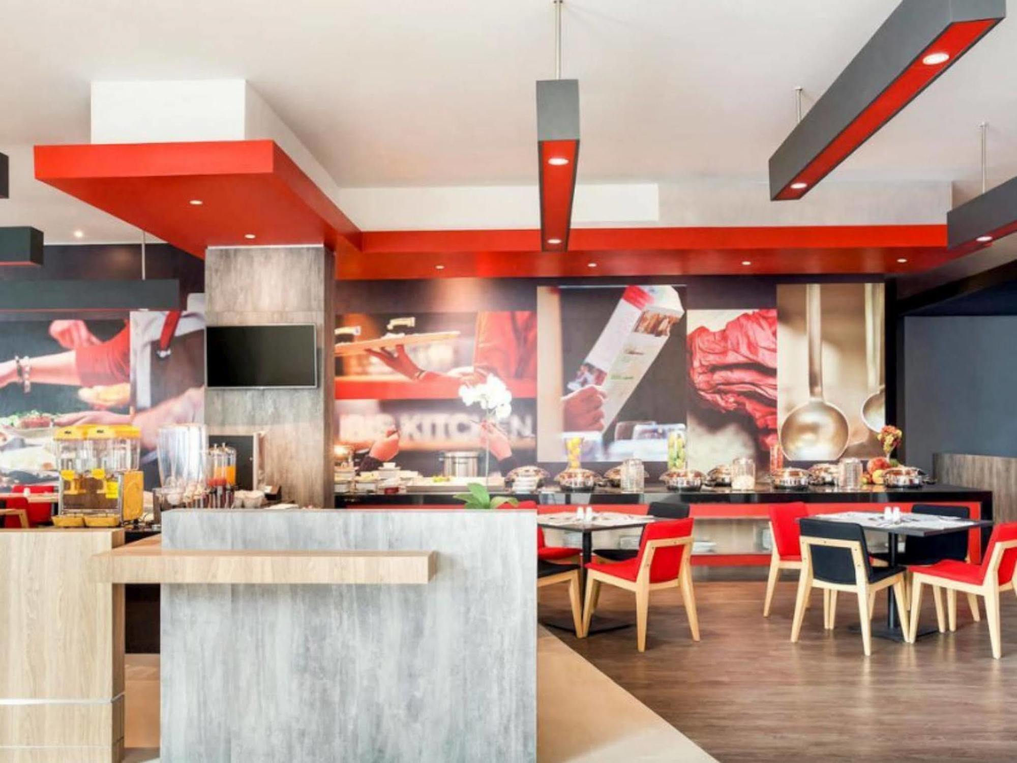 Ibis Makassar City Center Eksteriør billede