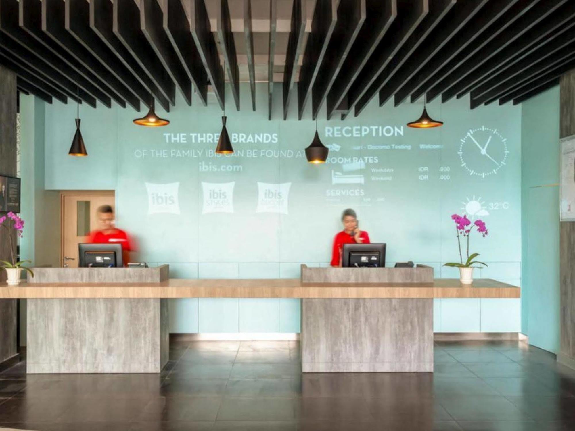 Ibis Makassar City Center Eksteriør billede
